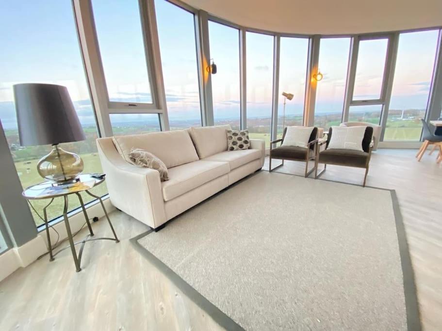 Vila Luxury Converted Water Tower In Flockton Emley Exteriér fotografie