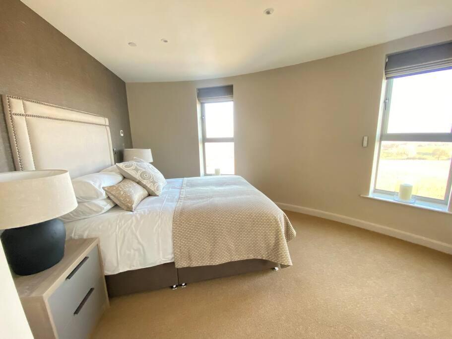 Vila Luxury Converted Water Tower In Flockton Emley Exteriér fotografie