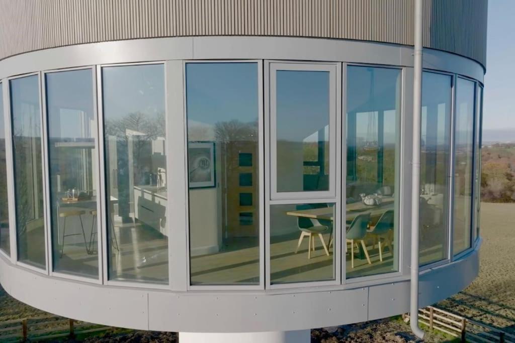 Vila Luxury Converted Water Tower In Flockton Emley Exteriér fotografie